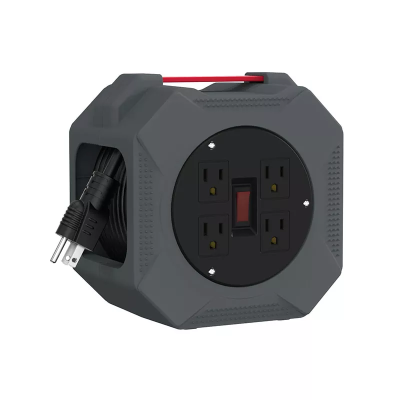 4 výstupy Plastová cievka s káblom 30 stôp